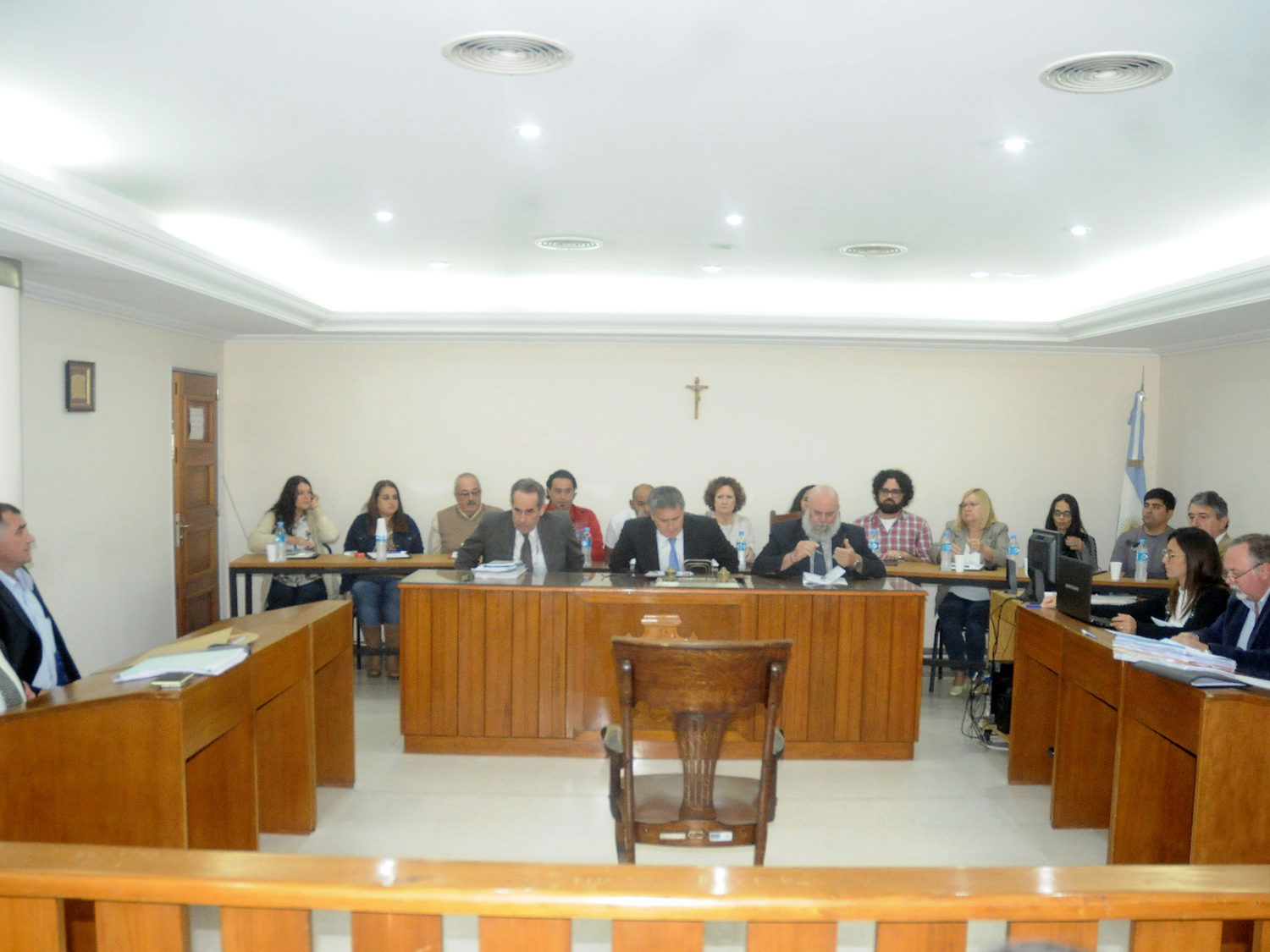 Con más testigos sigue hoy el juicio a policía de Las Varillas imputado de seis delitos