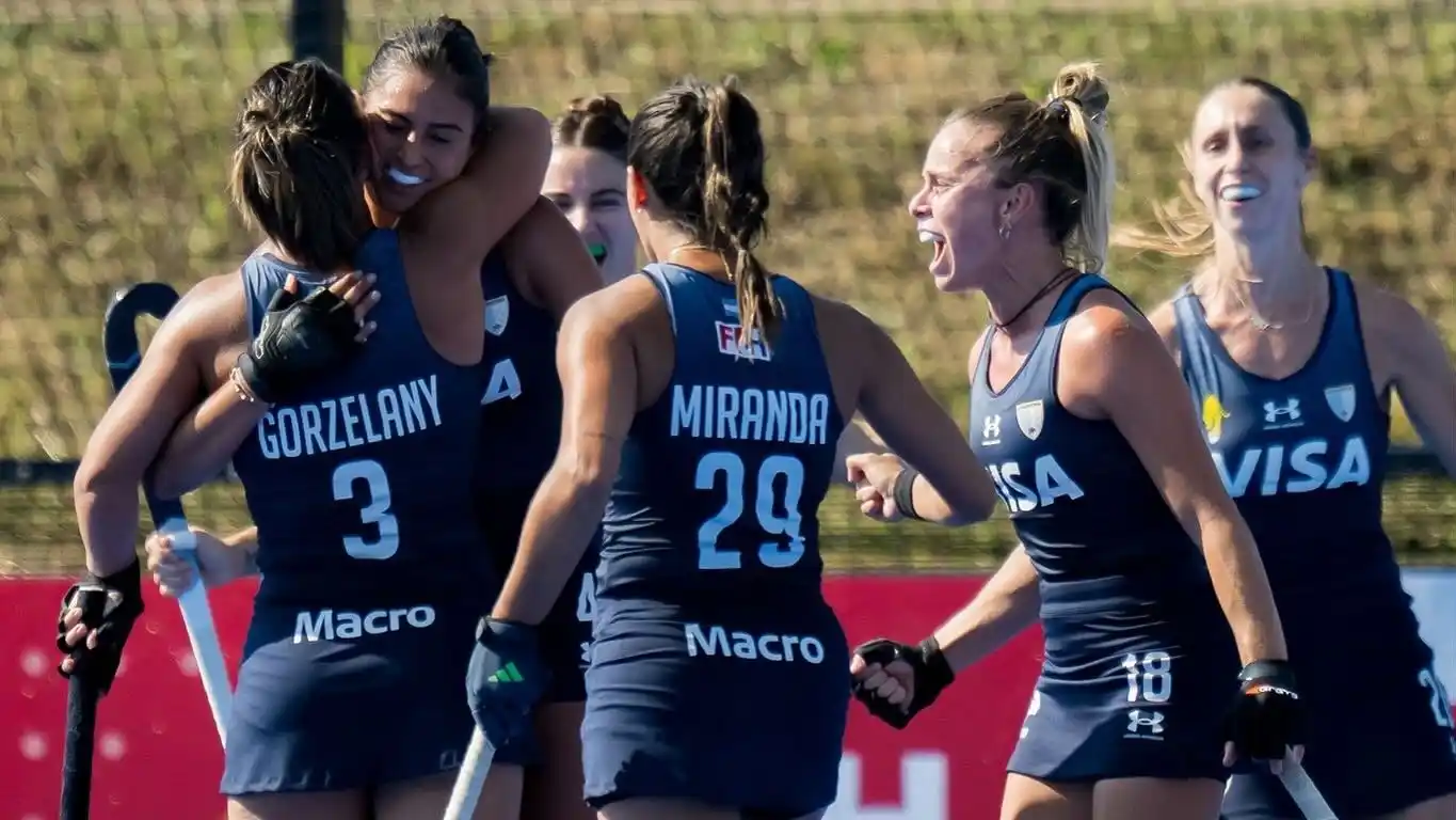 Las Leonas lograron el punto bonus en los penales