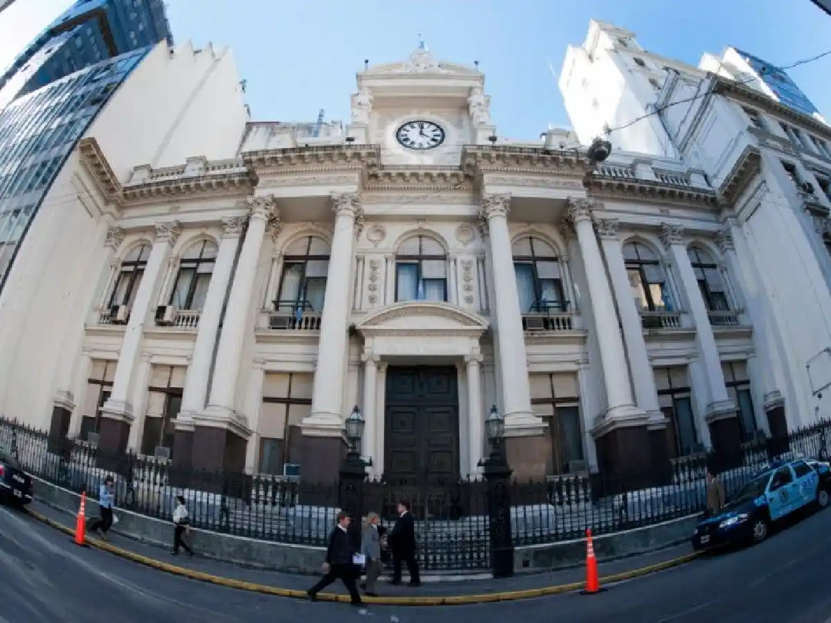 Los bancos abrirán este viernes para el pago de jubilaciones y AUH