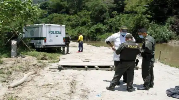 POBLACIÓN ENARDECIDA lincha a un sujeto señalado de violar y matar a adolescente de 16 años en Colombia