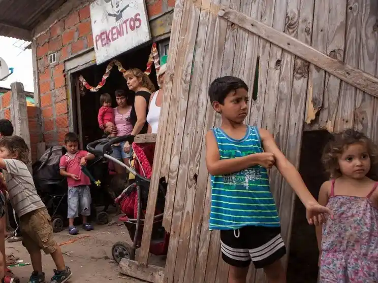 Niños en un comedor comunitario en La Matanza. Foto: Ricardo Ceppi
