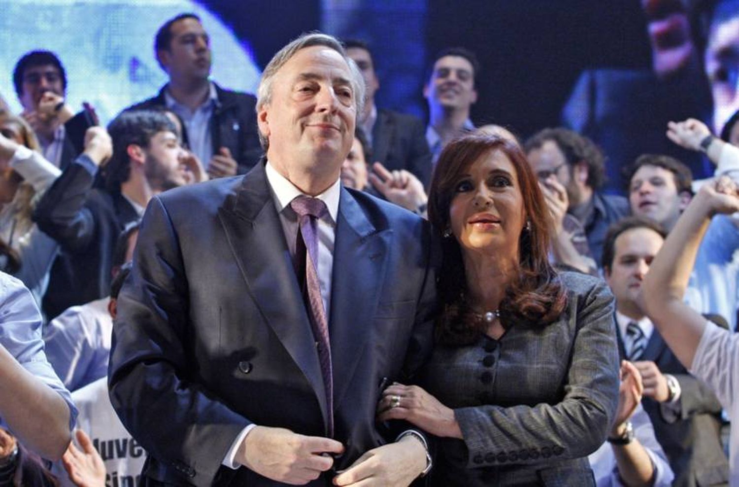 Piden reabrir la causa contra los Kirchner investigada por Oyarbide