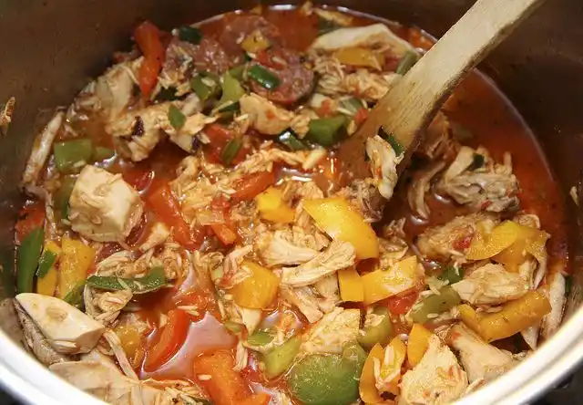 Hoy El Día está para guiso de arroz con chorizo colorado