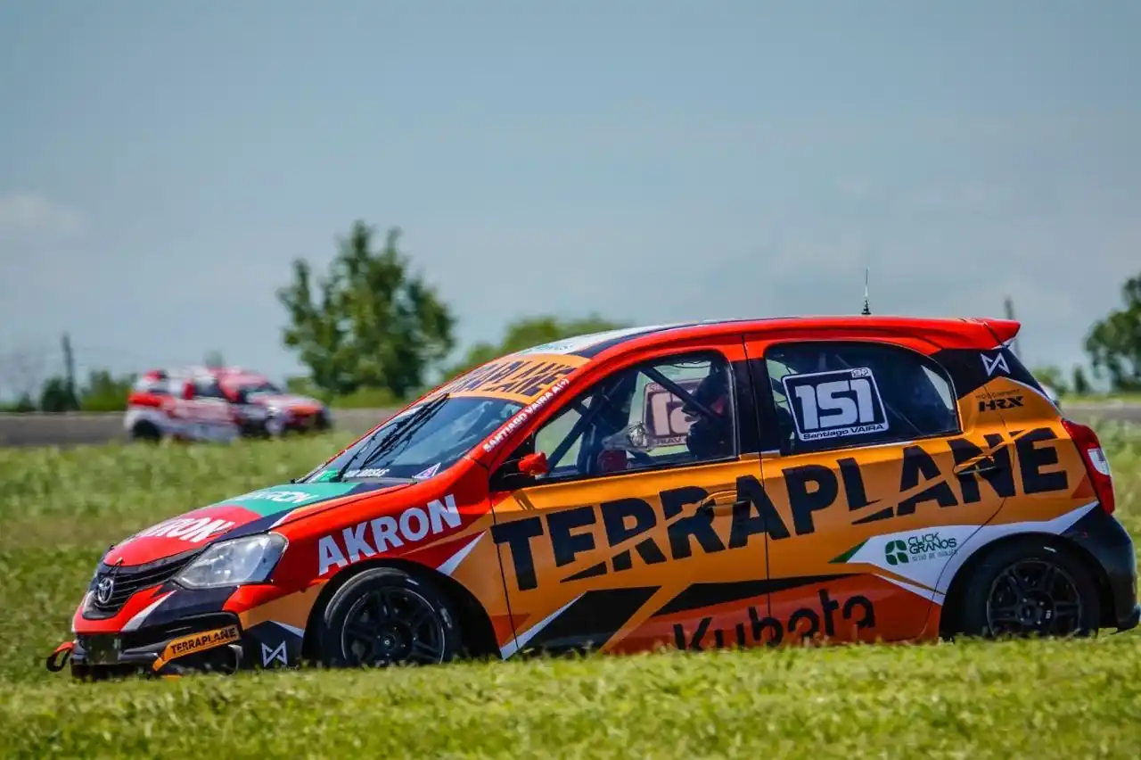 La cita fue en el Autódromo de Paraná, donde Vaira culminó en el puesto 39, aunque no logró completar la final debido a problemas mecánicos.
