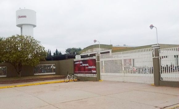 Coronel Suárez: Cerró la empresa de calzado DASS y echó a sus empleados