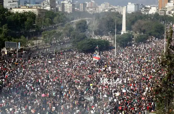 Tras las protestas, Chile renunció a ser sede de dos cumbres internacionales