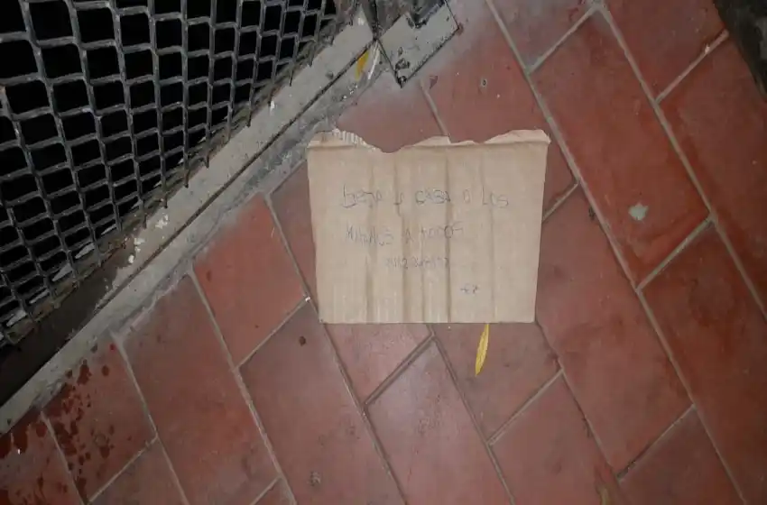 «Dejá la casa o los matamos a todos»: balearon dos viviendas en distintos puntos y recrudece la violencia en Rosario