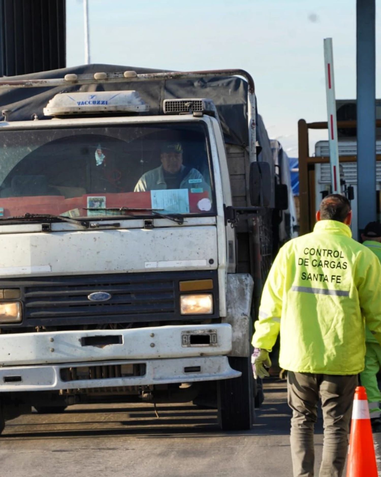 Personal de Seguridad Vial realiza controles en distintas rutas provinciales.