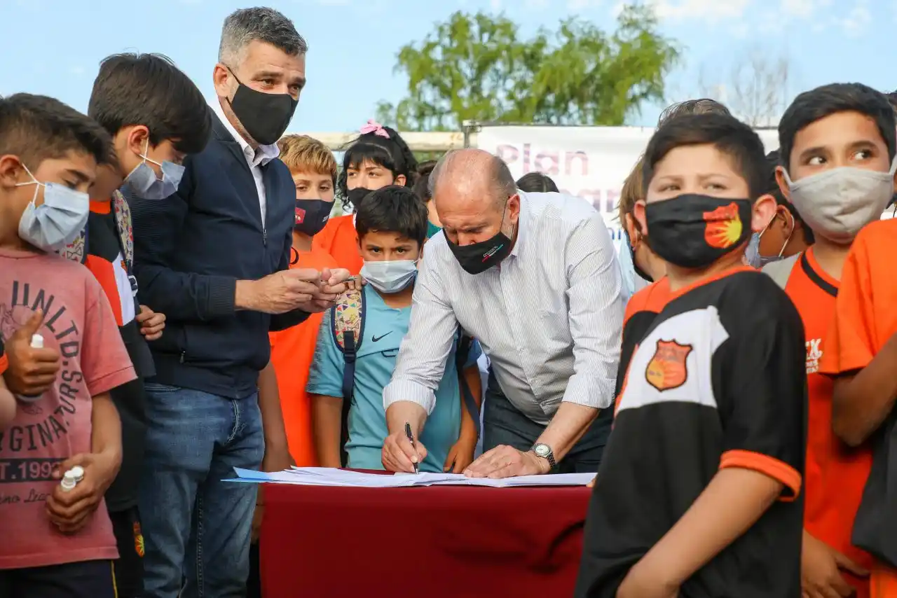 Perotti y Zabaleta firmaron convenios por más de 300 millones de pesos