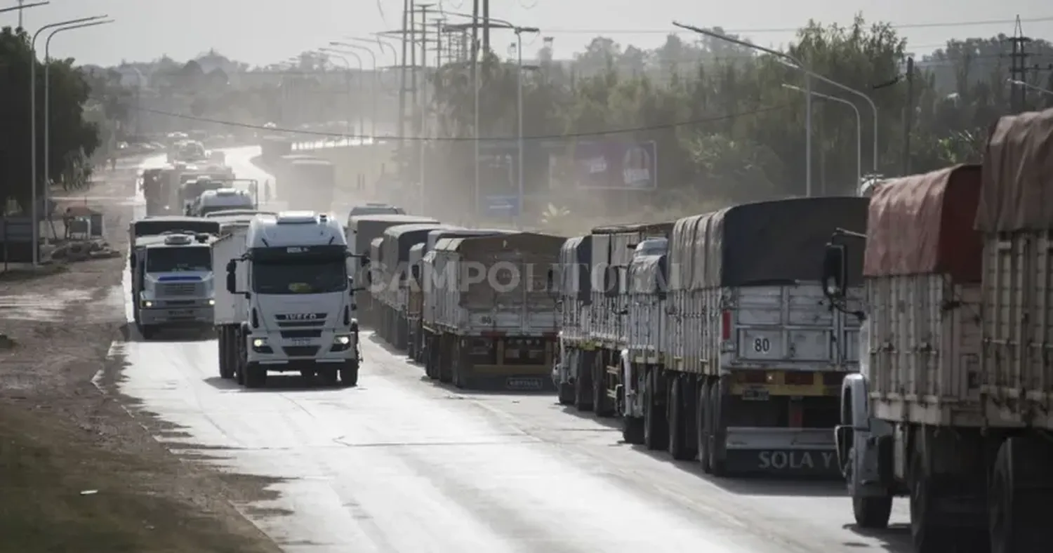 Municipios podrían duplicar la tasa de peaje para los camiones que llegan a descargar en las terminales de la región.