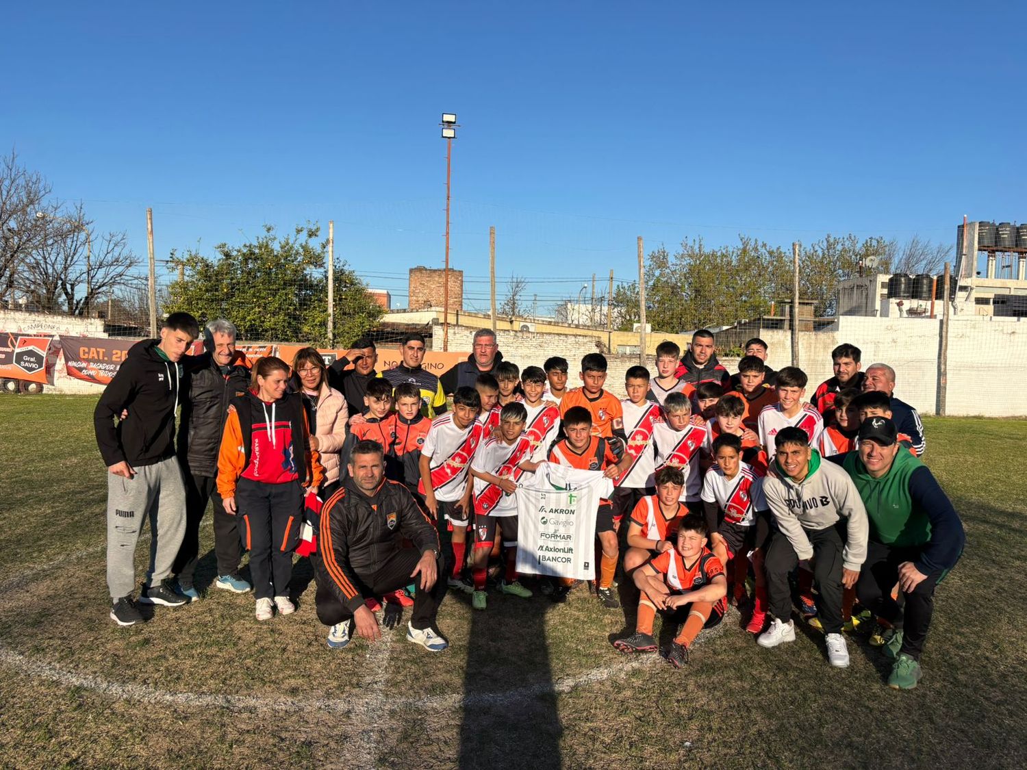 La "Verde" visitó el Club General Savio.