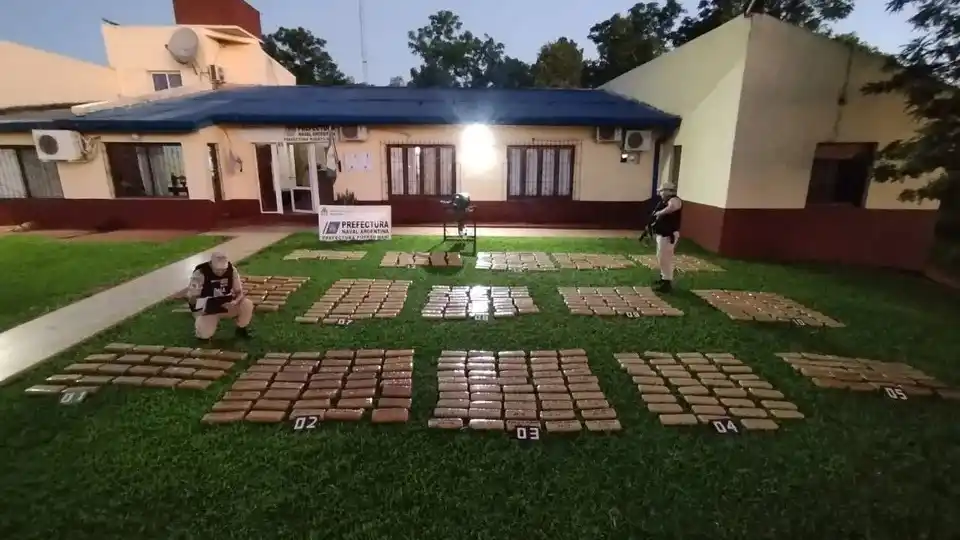 Prefectura Naval frustró el ingreso de más de 400 kilos de marihuana en Misiones