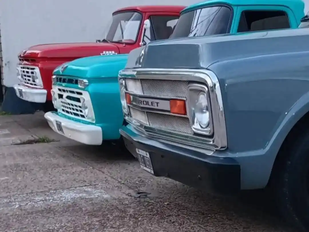 Organizan una jornada solidaria en Crespo con muestra de autos clásicos para ayudar a Sarita Carlson