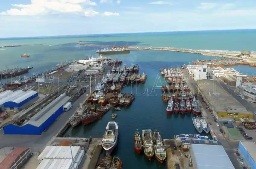 Por un reclamo paritario, decretan un paro sobre la flota congeladora