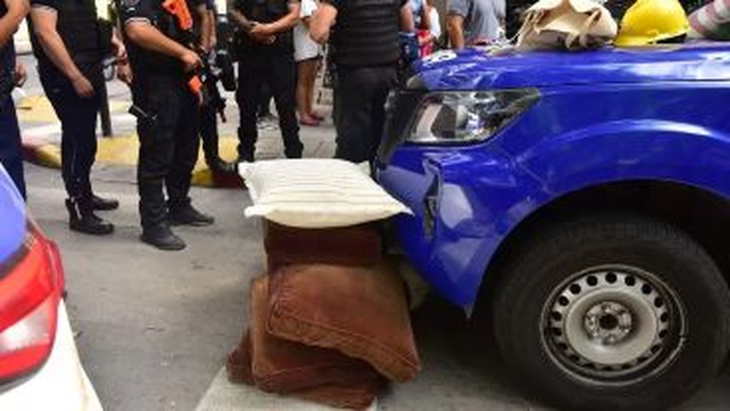 Un ladrón murió luego de tirar almohadones y saltar al vacío para escapar
