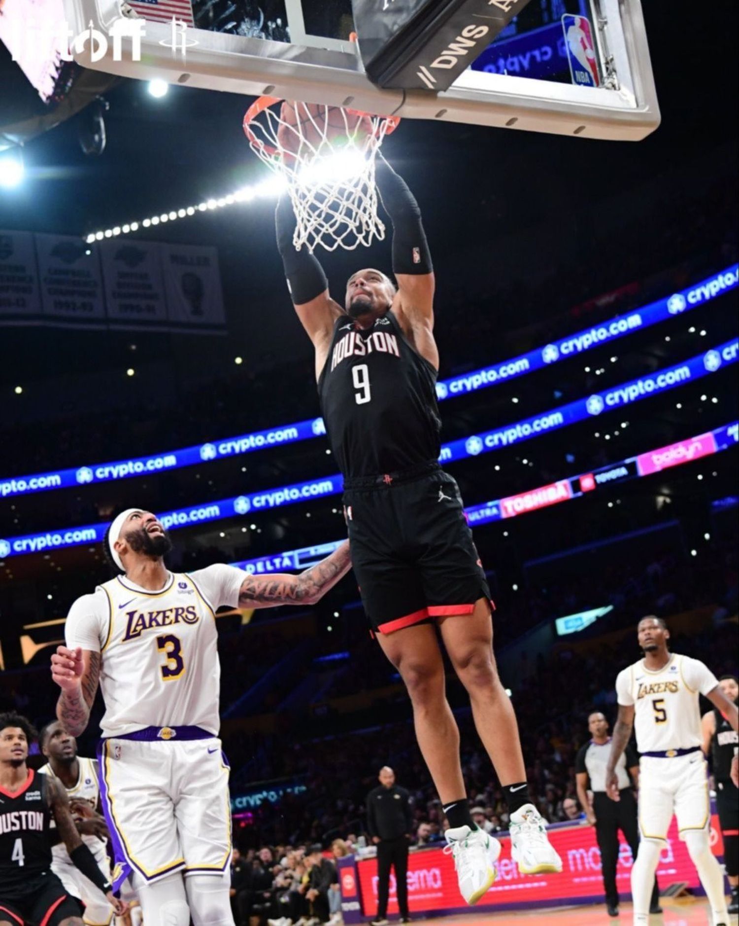 Esta fue la lesión más llamativa del partido entre los Lakers y los Rockets