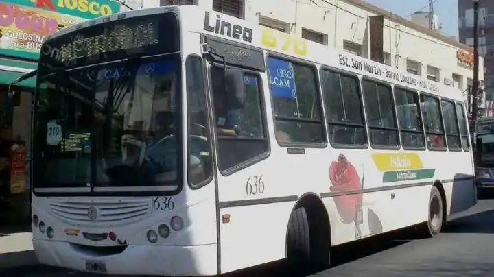 Rige paro de colectivos de la firma Metropol