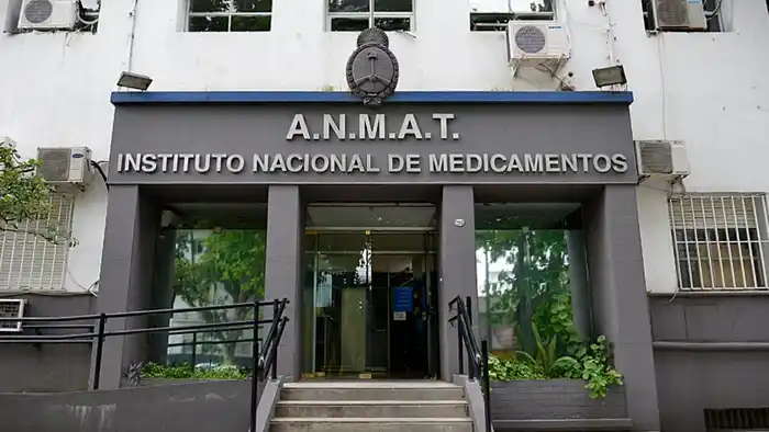 La Anmat inhibió las actividades productivas de otro laboratorio