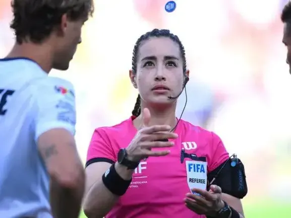 La mexicana Katia García, la única árbitra mujer en el Mundial Sub 20.