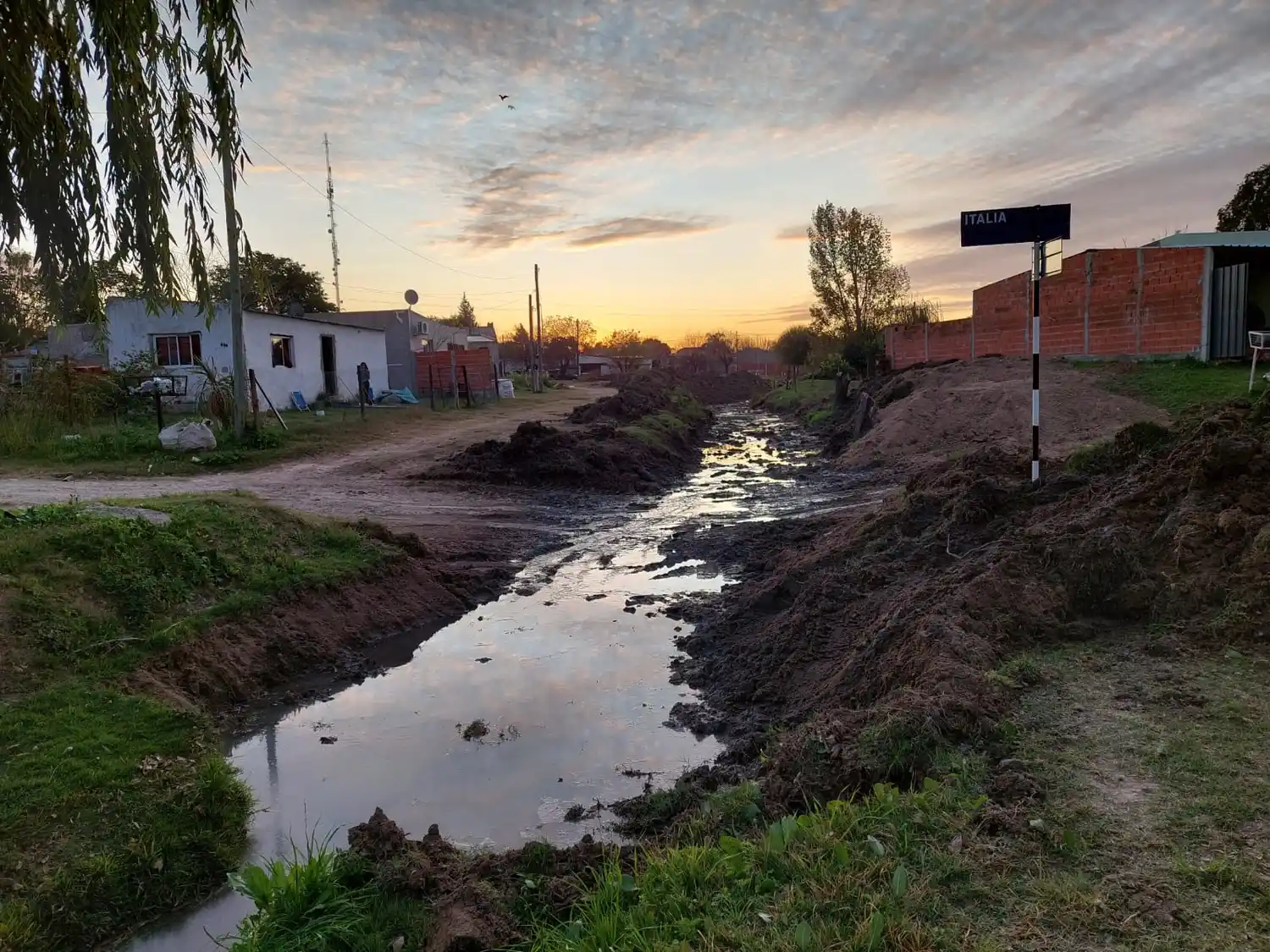 Prometen canalización del arroyo entre Acceso Perón y Malvinas