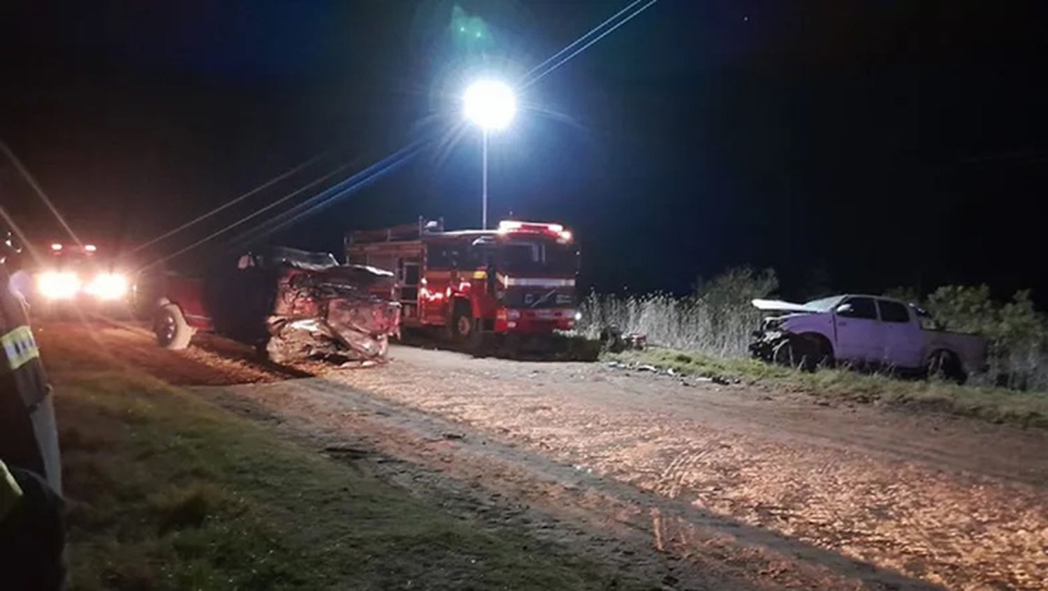 Dos personas murieron tras   protagonizar un impactante choque 