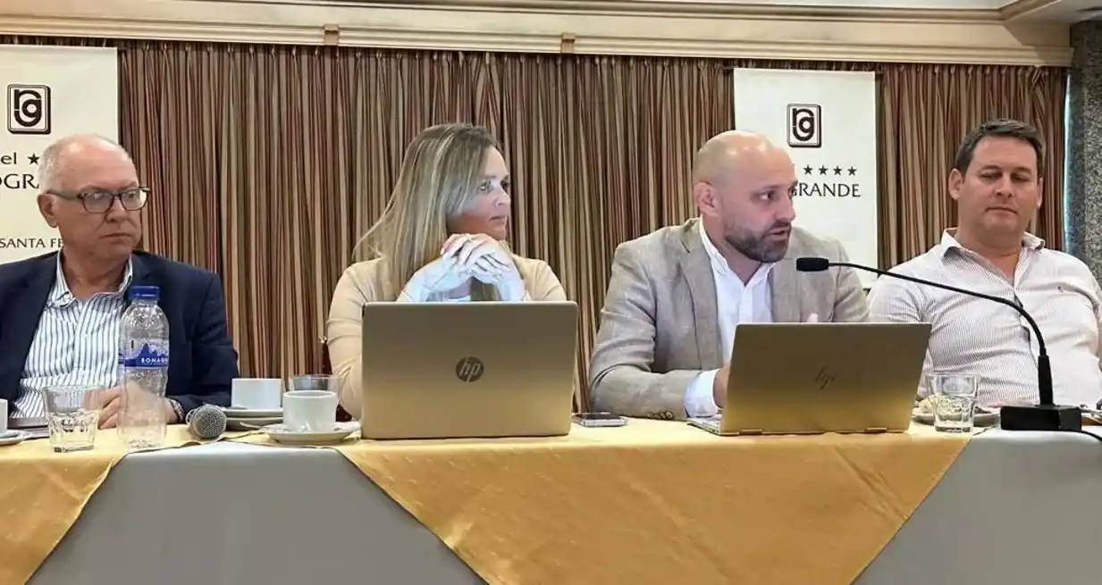 El ministro remarcó que “nuestra provincia tiene grandes oportunidades en cada uno de los engranajes productivos".