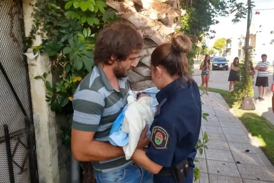 Un parto fue asistido por una agente de Policía