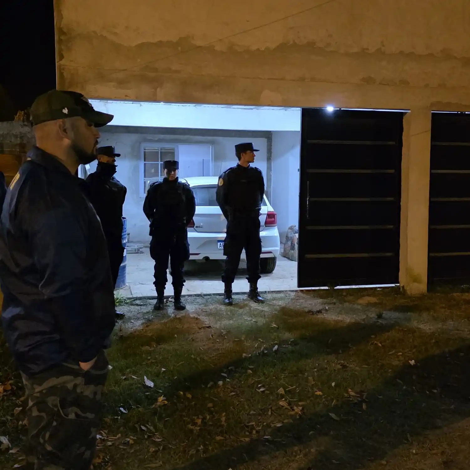 Allanaron una vivienda y secuestraron un revólver por la causa del prestamista acusado de torturar a un deudor