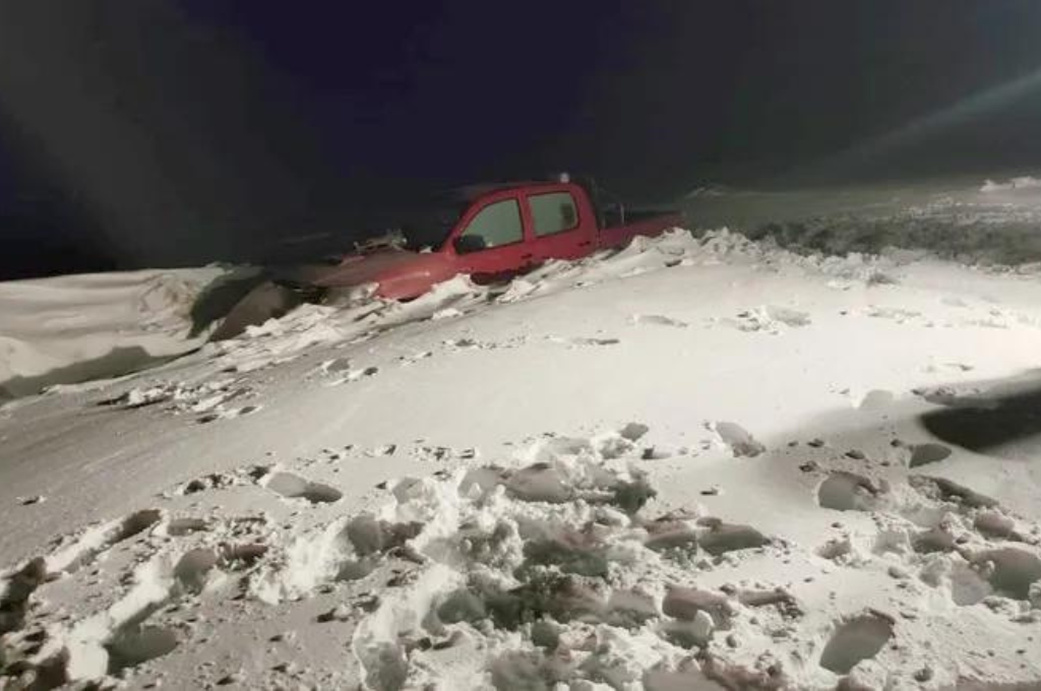 Los turistas viajaban desde Villa Pehuenia con destino a Zapala, por la ruta 13,