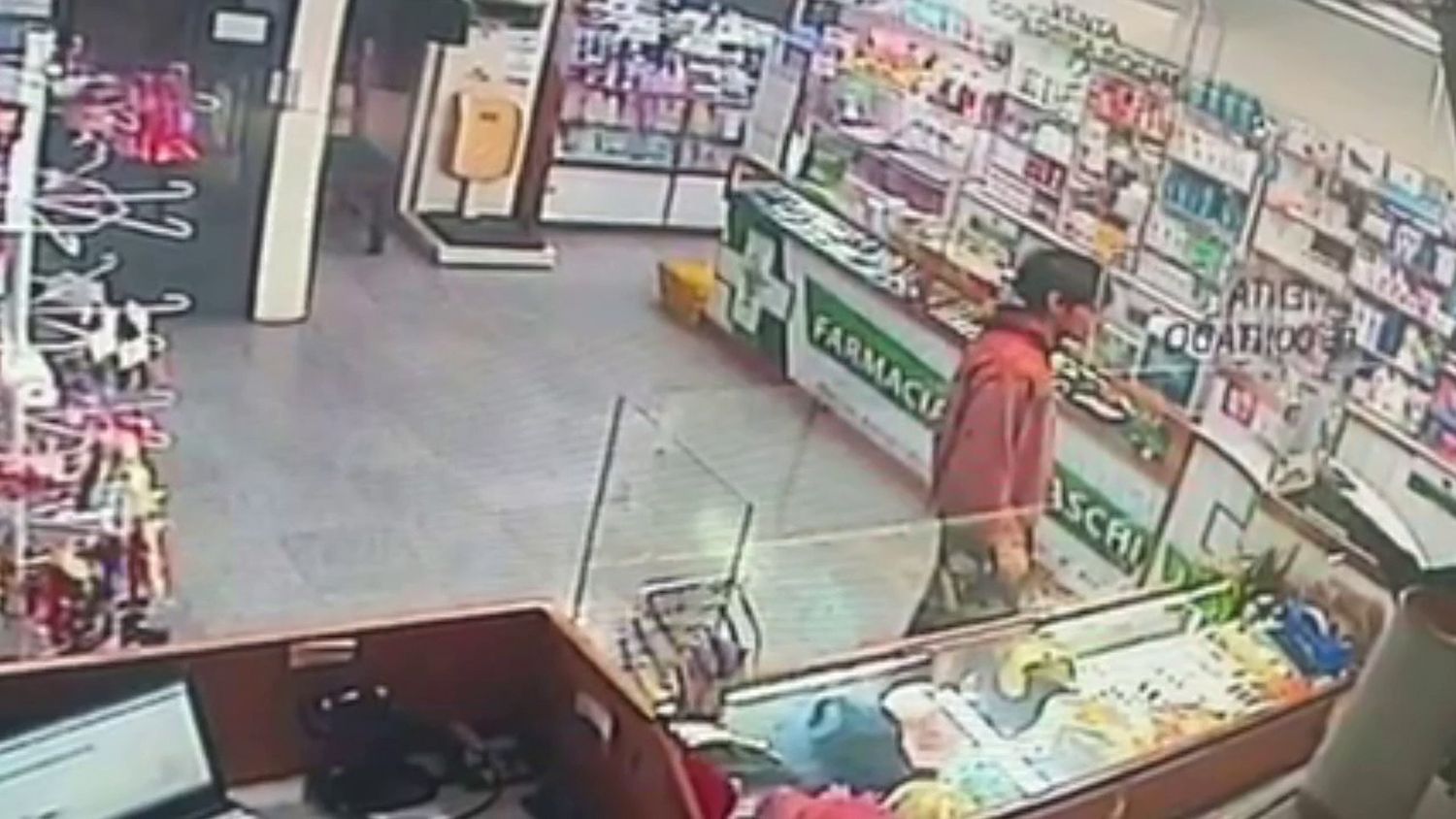 Ladrón quedó filmado cuando robaba una crema en una farmacia