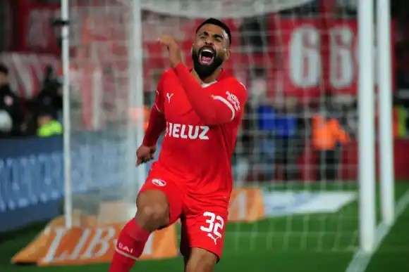 Triunfazo de Independiente ante Huracán