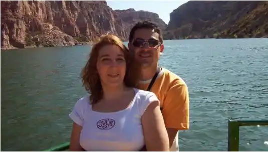 Llamó al 911 y confesó: “Me cansé y maté a mi mujer”