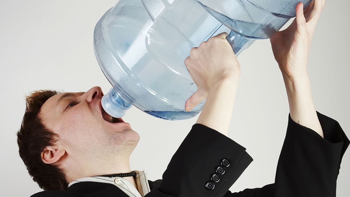 ¿Tienes sed y la boca seca? Esto es lo que pasa