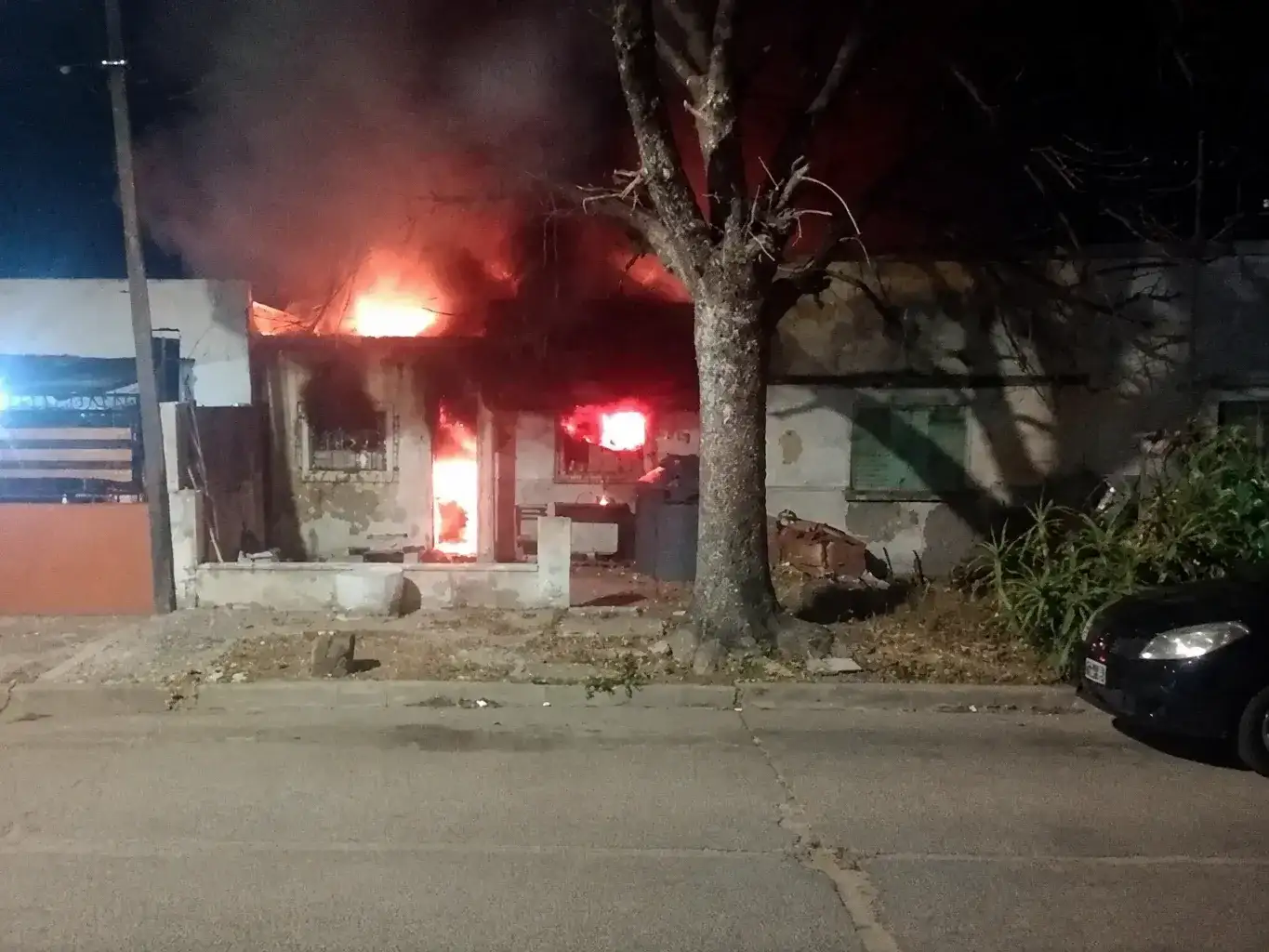 Tragedia: un hombre murió de un paro cardíaco tras el dramático incendio de su vivienda