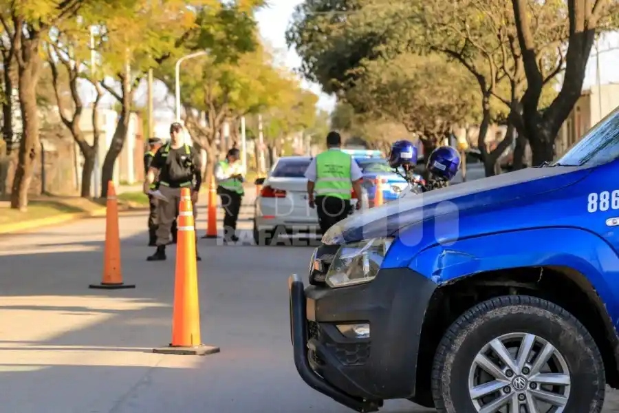 A poner los papeles al día: la Policía podrá retener motos durante los patrullajes en los barrios