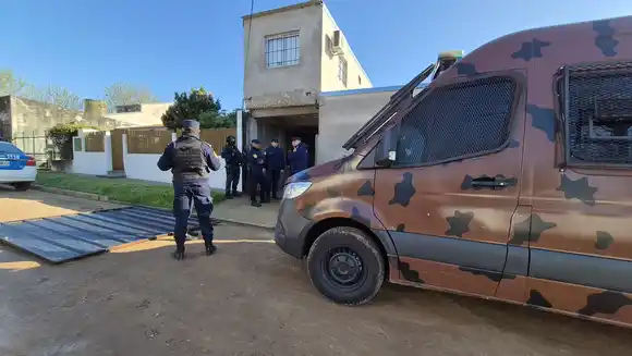 Allanamientos en Concordia: Secuestro de armas y drogas