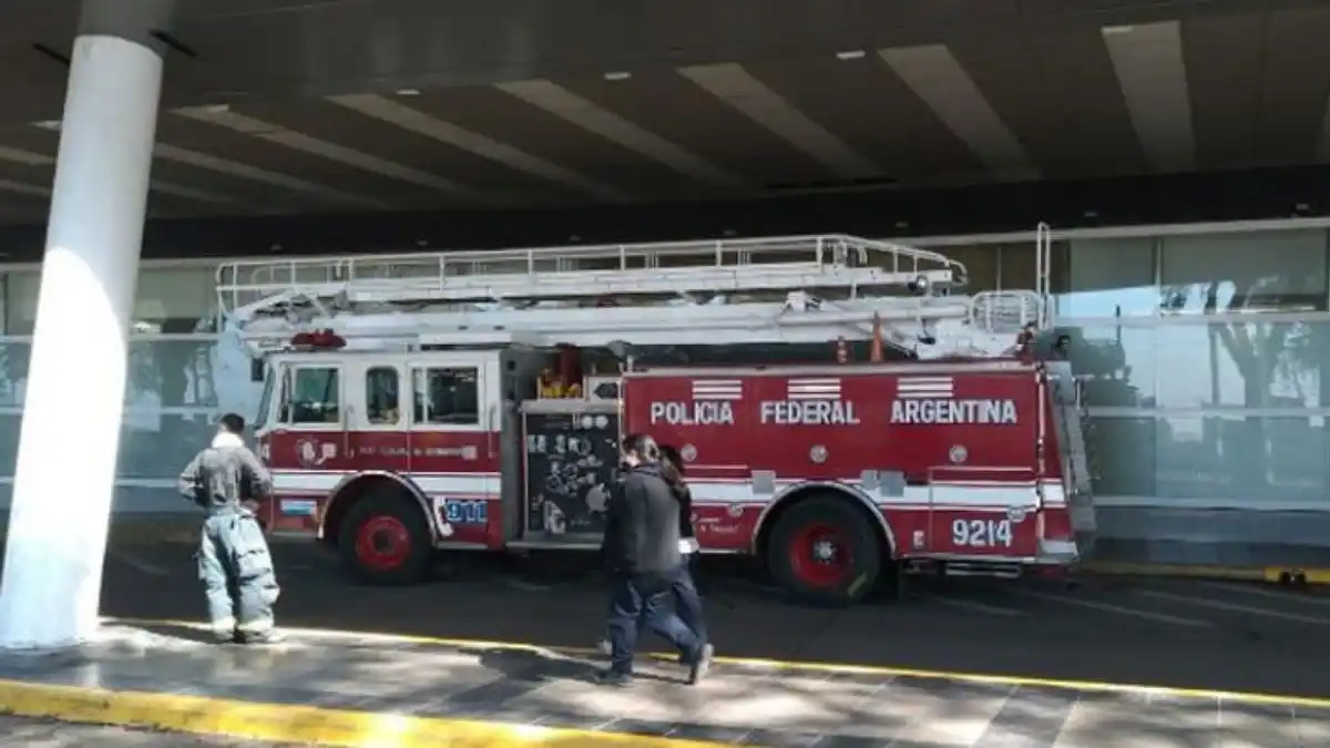 Evacuaron Aeroparque por una amenaza de bomba
