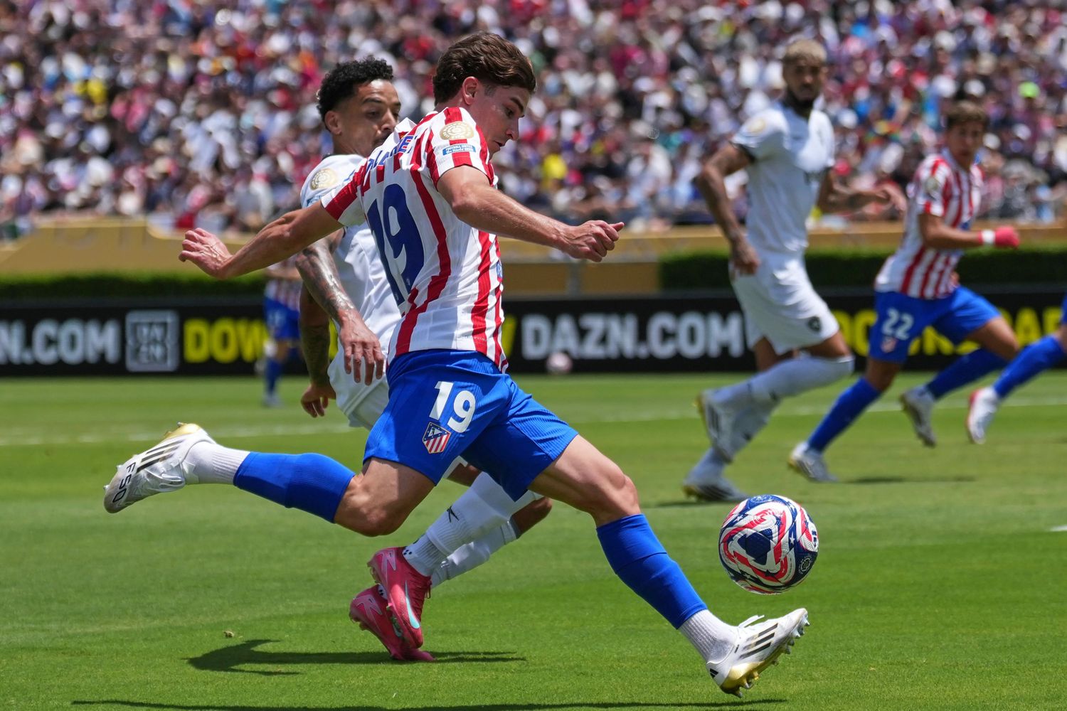 Julián Álvarez en el partido ante Botafogo.