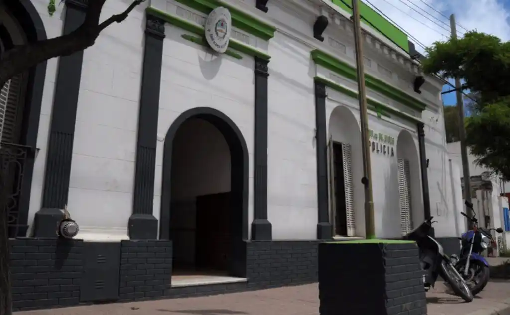 Apresaron a tres policías por extorsionar a un odontólogo