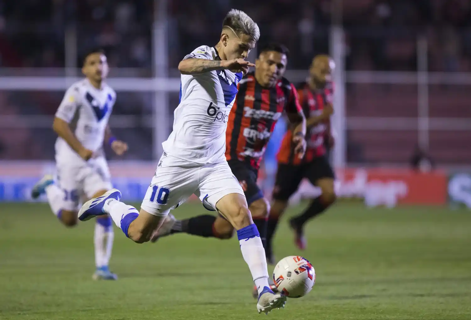 Patronato y Vélez, iguales