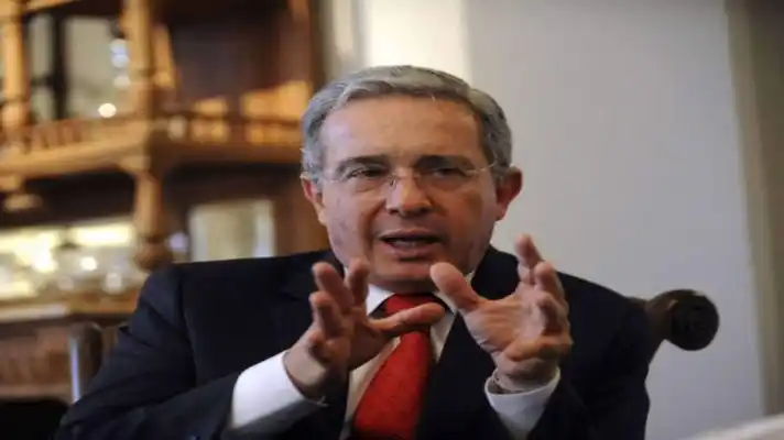 Para Álvaro Uribe los castrochavistas colombianos son diferentes y PEORES que Castro y Chávez