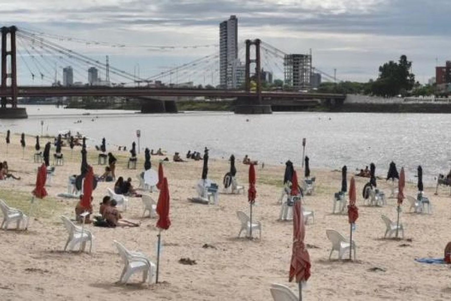 Podría adelantarse la temporada de playa a octubre