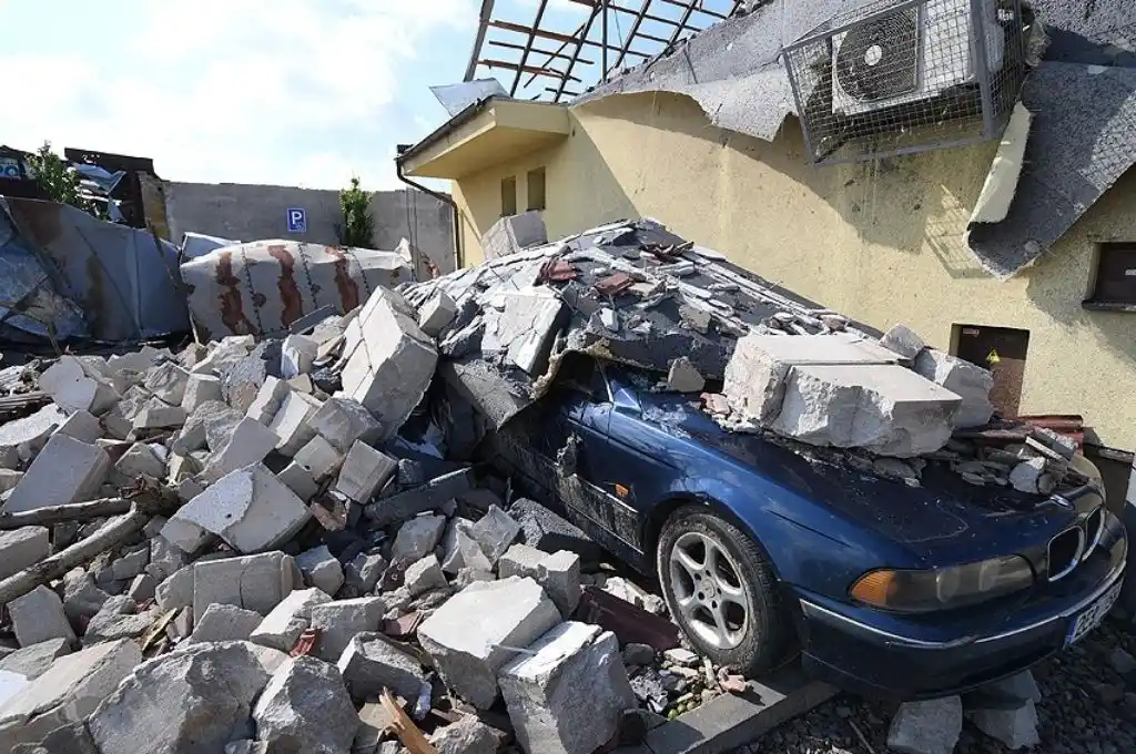 Un tornado en República Checa provocó cinco muertos y decenas de heridos