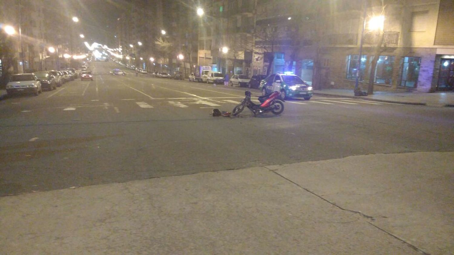 Dos heridos y un prófugo tras un choque en Colón y Güemes