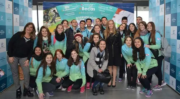 Más de 800 carreras para estudiantes en una mega feria de la provincia 