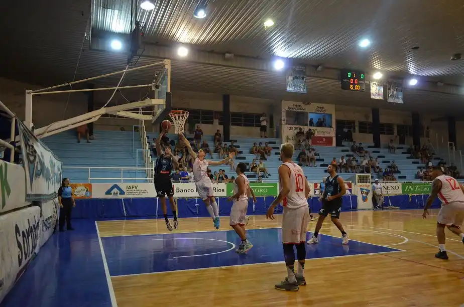 Con 8 puntos de Zulberti, Echagüe festejó de local