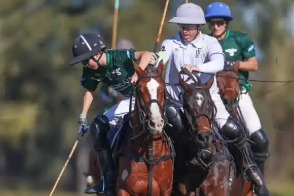 Tiene 14 años, es hijo de un histórico del polo y ya brilla como promesa en Trenque Lauquen
