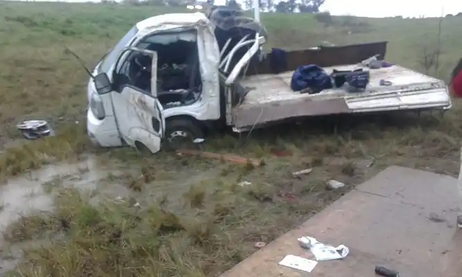 Autovía 14: Perdió el control de la camioneta y terminó despistando 