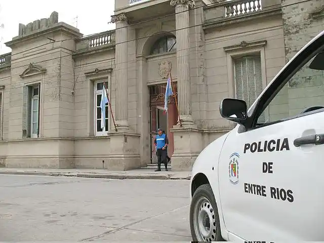 Difundieron las carreras de agentes y oficiales de policía
