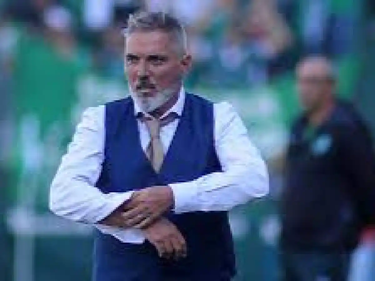 Rondina dejó de ser el DT de Arsenal